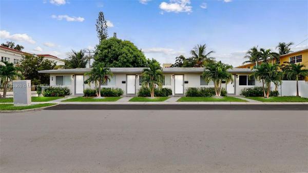 Carolina Court, 891 SW 5th St, Miami, Florida 33130, image 1