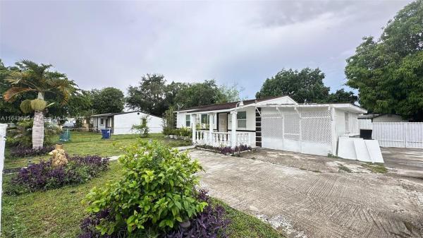 Pine Tree Park, 3020 NW 161st St, Miami Gardens, Florida 33054, image 1