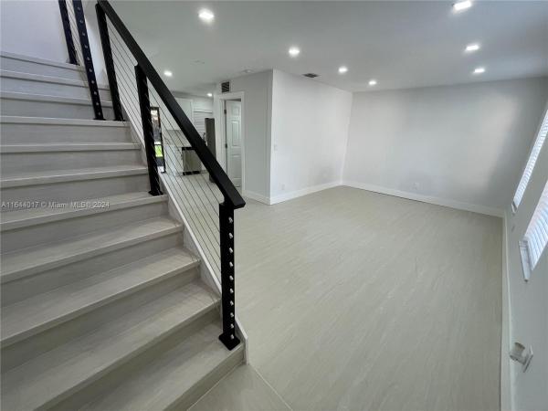Valencia Village, 57 Madrid Ln #2-15, Davie, Florida 33324, image 3