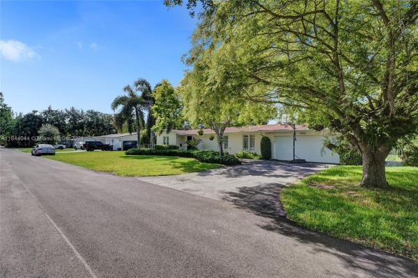 Chase Hessen Estates, 8490 SW 107th St, Kendall, Florida 33156, image 1