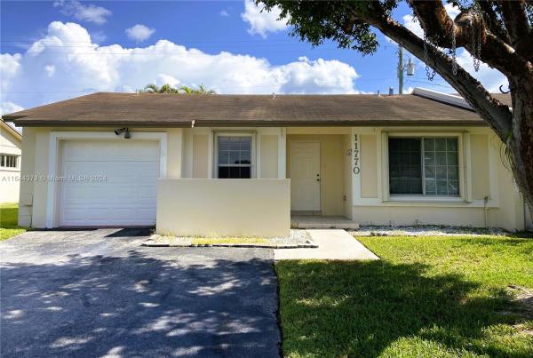 Woodstock Villas, 11770 SW 110th Ln, Kendall, Florida 33186, image 3