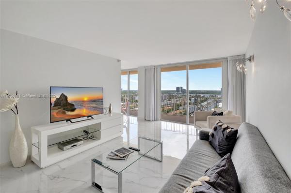 Winston Towers 700, 290 174th St #2202, Sunny Isles Beach, Florida 33160, image 2
