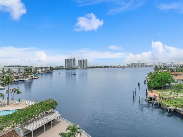 Stratford House, 2841 NE 163 St #607, North Miami Beach, Florida 33160, image 2