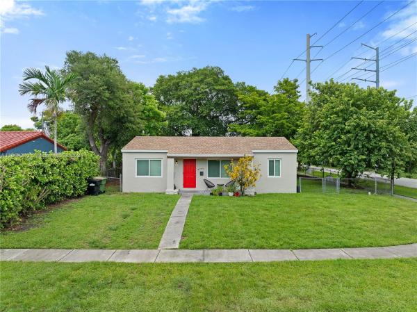 Lerob, 1385 NE 133rd St, North Miami, Florida 33161, image 1