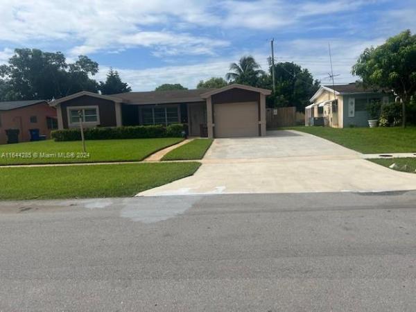 North Gate Estates, 3332 NW 34th St, Lauderdale Lakes, Florida 33309, image 1