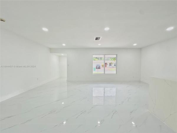The Knolls, 8469 Southampton Dr, Miramar, Florida 33025, image 3