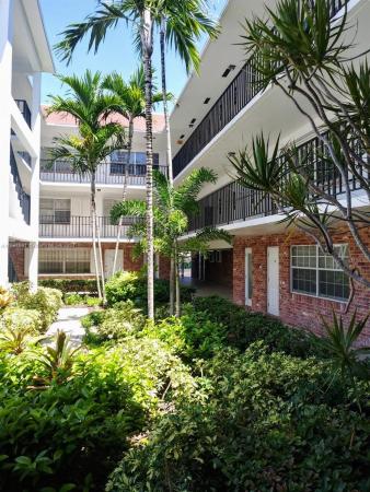 Colonial Manor West, 2424 NE 9th St #205, Fort Lauderdale, Florida 33304, image 1