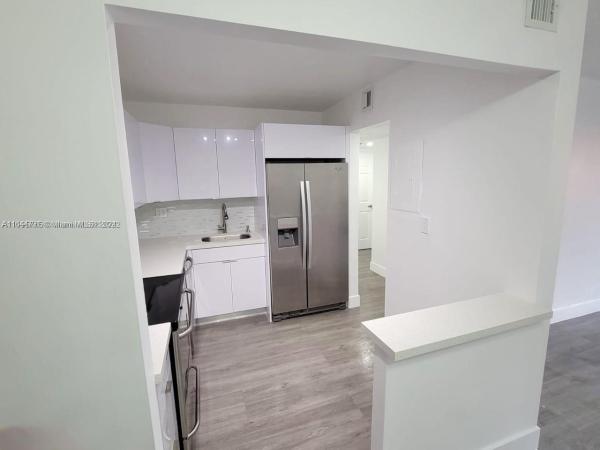 El Cid, 5201 NW 7th St #211, Miami, Florida 33126, image 2