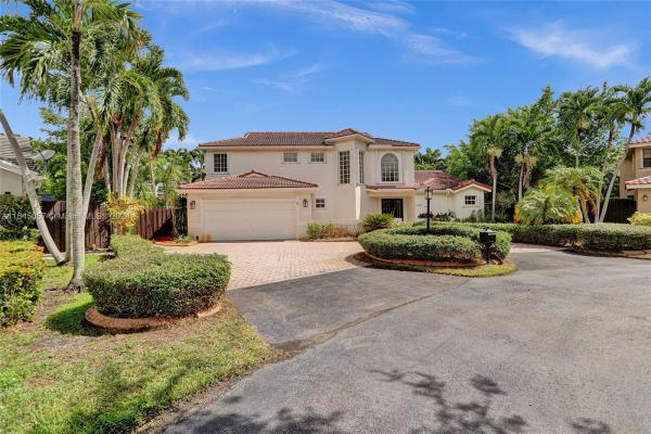 Mansions Cove At Lakes Of The Meadow, 15591 SW 42nd Ln, Kendall West, Florida 33185, image 2