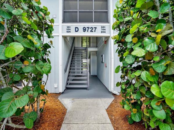 Lakeview At The Hammocks, 9727 Hammocks Blvd #201D, The Hammocks, Florida 33196, image 1