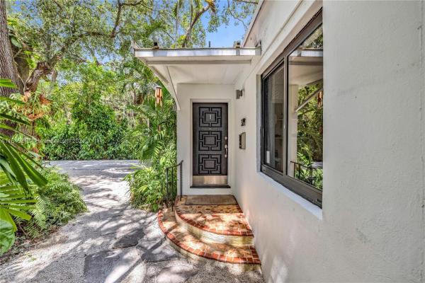 Sherwood Forest, 379 NE 86th St, El Portal, Florida 33138, image 2
