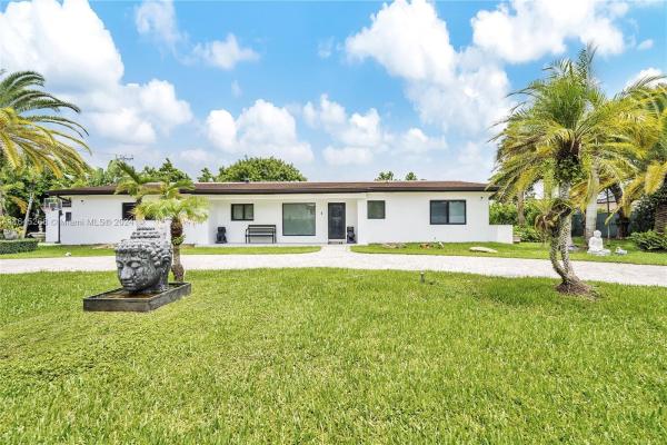 Royal Palm Manor, 7225 SW 76th St, Glenvar Heights, Florida 33143, image 1