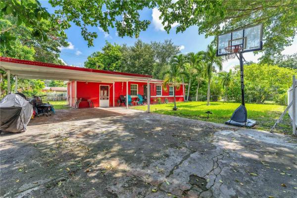 Pine Tree Park, 3031 NW 163rd St, Miami Gardens, Florida 33054, image 1