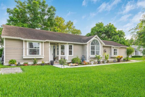 Kings Grant East, 14720 SW 154th Ter, Kendall West, Florida 33187, image 3