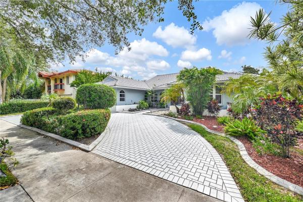 Royal Oaks, 16818 NW 82nd Ct, Miami Lakes, Florida 33016, image 1