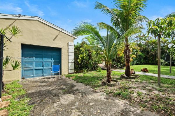 Fulford By The Sea, 1675 NE 169th St, North Miami Beach, Florida 33162, image 3