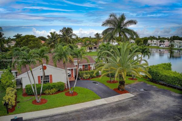 Blue Ridge, 1001 Meadowwood Ter, Davie, Florida 33325, image 1