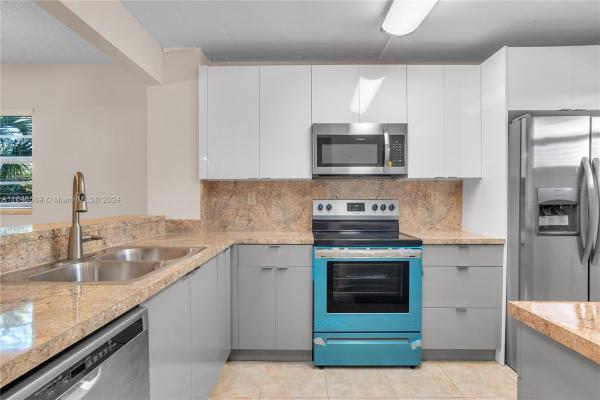 Sherwood Square, 1100 NW 87th Ave #308, Coral Springs, Florida 33071, image 1