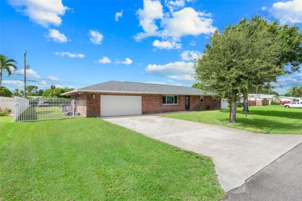 Florida Gardens, 55 W Arch Dr, Lake Worth Beach, Florida 33467, image 1