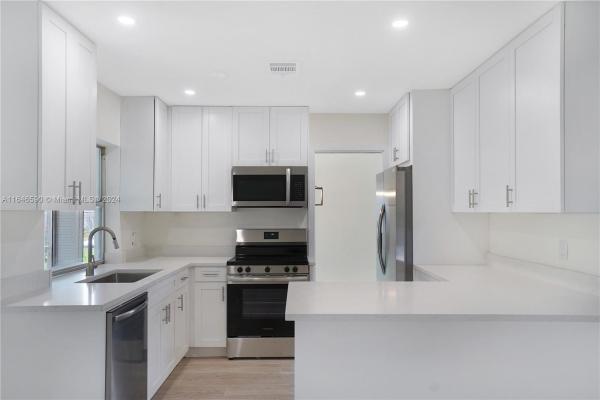 Oakland Park No HOA, 2311 NW 28th St, Oakland Park, Florida 33311, image 1
