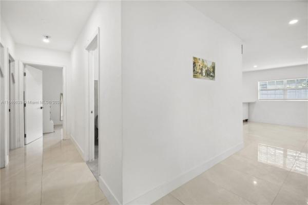 Schaffer Homesites, 913 NE 2nd St, Hallandale Beach, Florida 33009, image 2