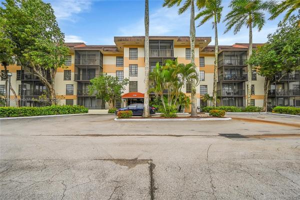 Inverwood Of Inverrary, 5530 NW 44th St #414C, Lauderhill, Florida 33319, image 1