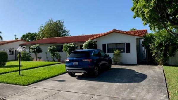 Fairfield Manors, 10812 SW 33rd St, University Park, Florida 33165, image 1