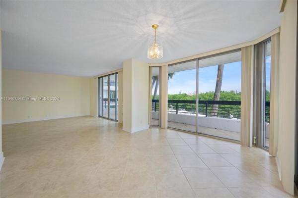 Mystic Pointe Tower 400, 3500 Mystic Pointe Dr #305, Aventura, Florida 33180, image 1