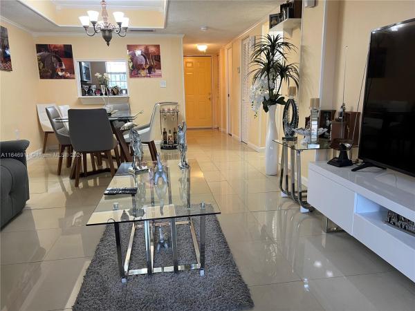 Westland Manor East, 6600 W 2nd Ct #11, Hialeah, Florida 33012, image 1