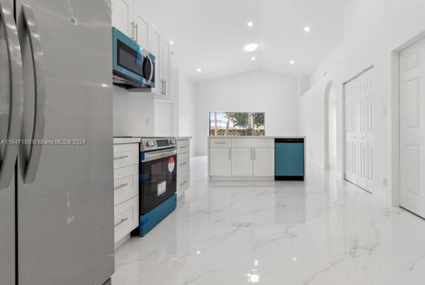 Chapel Lake Estates, 18408 NW 9th St, Pembroke Pines, Florida 33029, image 2