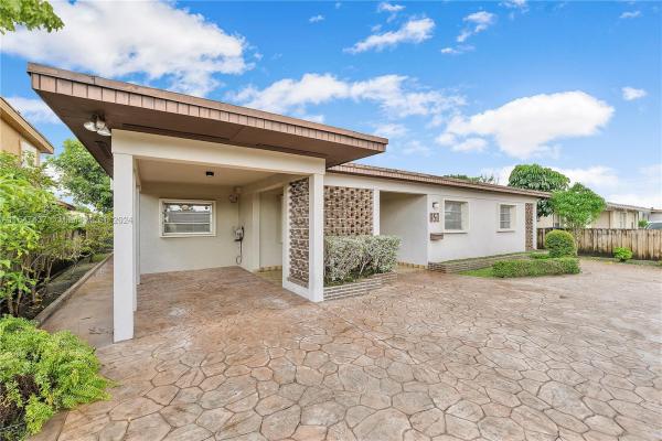 Essex Village, 851 SE 1st St, Hialeah, Florida 33010, image 1