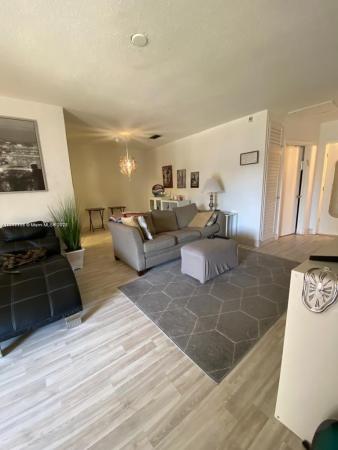 Town & Country, 1431 S 14th Ave #205, Hollywood, Florida 33020, image 3