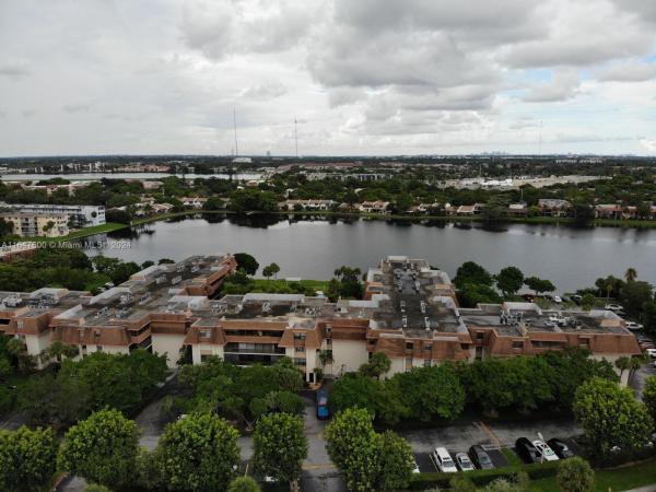 Cedar Glenn, 671 NE 195th St #220E, Ives Estates, Florida 33179, image 1
