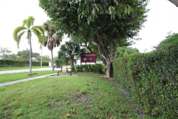 Cedar Glenn, 671 NE 195th St #220E, Ives Estates, Florida 33179, image 2