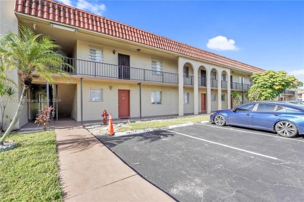 Forest Hill Gardens East, 6080 Forest Hill Blvd #106, West Palm Beach, Florida 33415, image 2