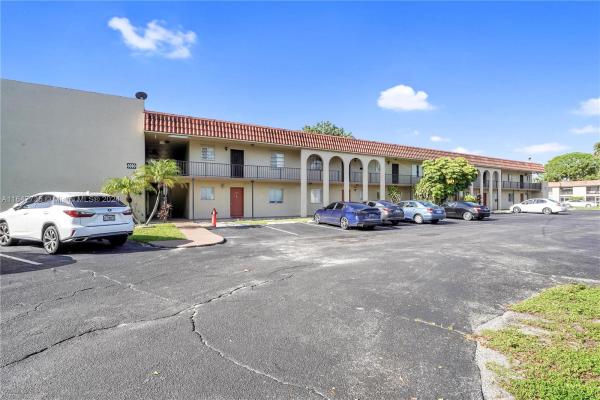 Forest Hill Gardens East, 6080 Forest Hill Blvd #106, West Palm Beach, Florida 33415, image 3