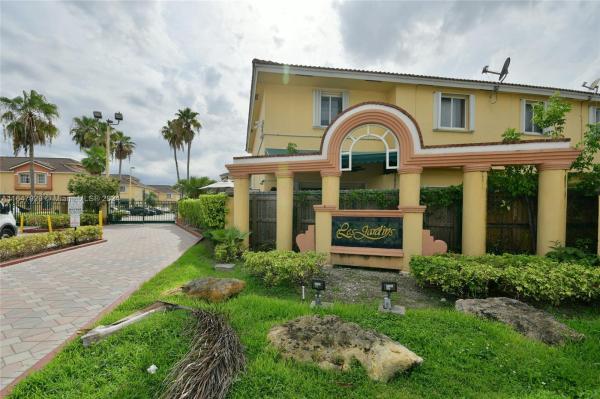 Les Jardins, 8310 NW 10th St #3, Fountainebleau, Florida 33126, image 1