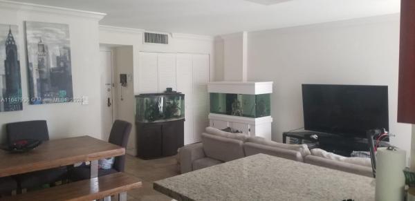 Plaza Of The Americas, 17021 N Bay Rd #127, Sunny Isles Beach, Florida 33160, image 1