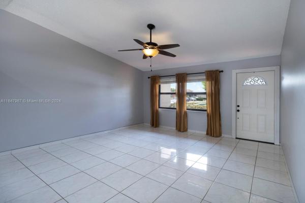 San Sebastian Townhouses, 13555 SW 48th Ln, Kendale Lakes, Florida 33175, image 3