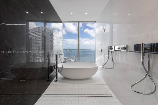 300 Biscayne Blvd Way #4604, Miami, Florida 33131, image 1