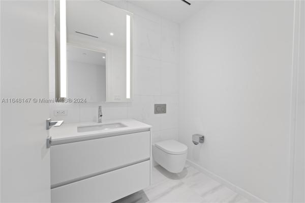 300 Biscayne Blvd Way #4604, Miami, Florida 33131, image 3