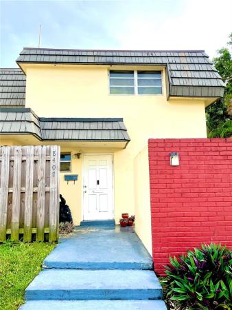 Kendale Lakes Townhouses, 8407 SW 137th Ave #8407, Kendale Lakes, Florida 33183, image 1
