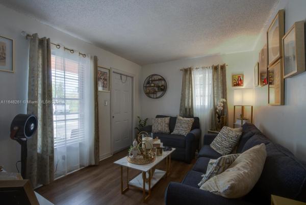 7633 NW 2nd Ter, Unincorporated Dade County, Florida 33126, image 3