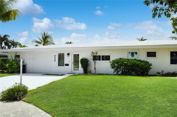 Coral Key Villas, 4940 NE 28th Ave, Lighthouse Point, Florida 33064, image 1