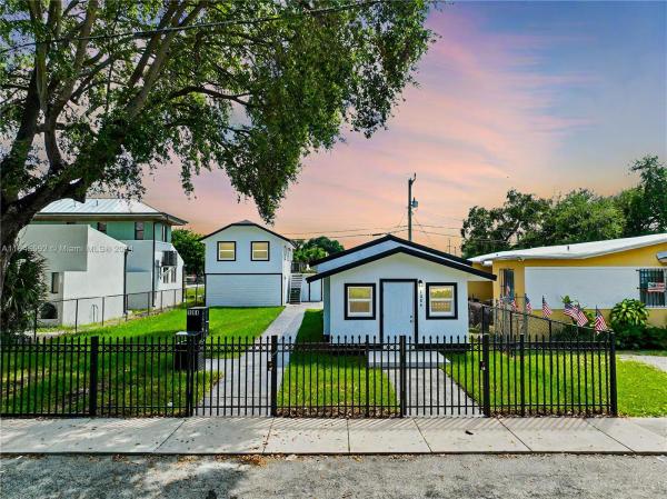 Bowling Green, 1084 NW 55th St, Miami, Florida 33127, image 1
