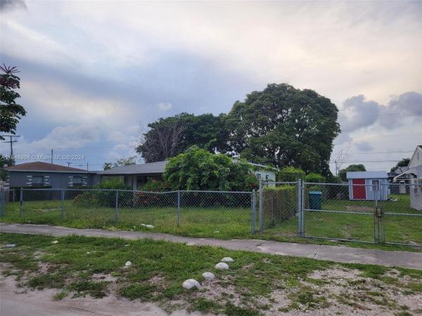 Biscayne River Gardens, 2481 NW 154th St, Miami Gardens, Florida 33054, image 2