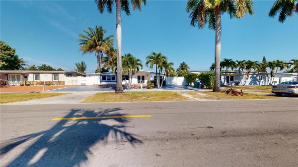 Westwood Lakes Residential, 11525 SW 47th Ter, Westwood Lakes, Florida 33165, image 1