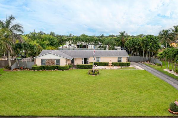 Westbury Estates, 1442 NW 20th St, Homestead, Florida 33030, image 1