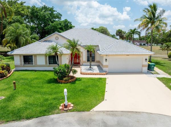 Les Chateaux At Woodmont, 7824 NW 83rd St, Tamarac, Florida 33321, image 1