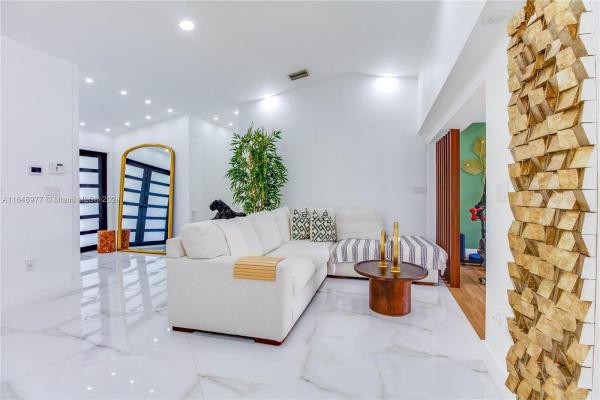 Luz Estela, 14886 SW 174th St, Richmond West, Florida 33187, image 2